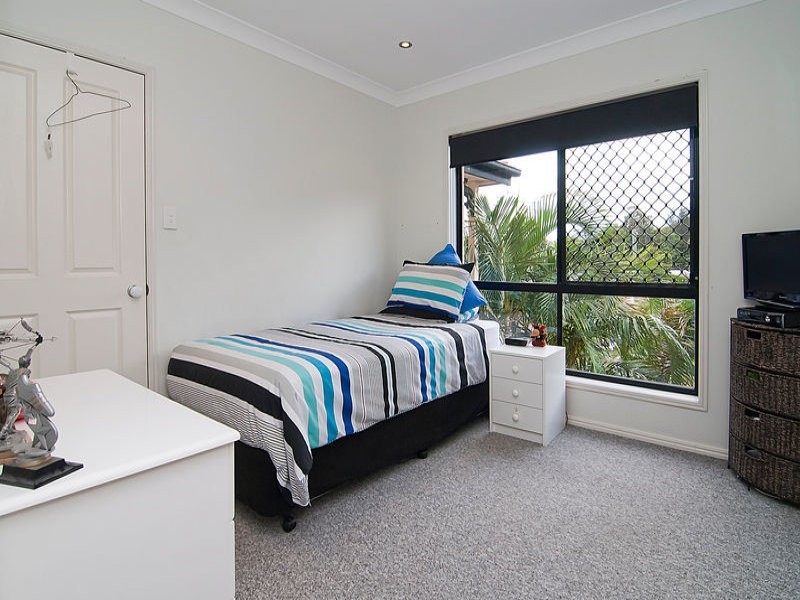 3 Moffatt Place, Edens Landing QLD 4207