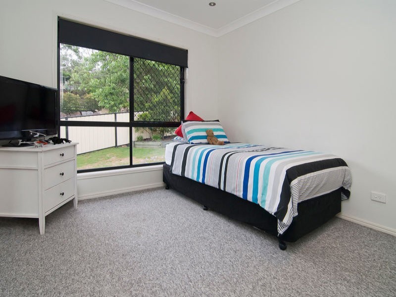 3 Moffatt Place, Edens Landing QLD 4207