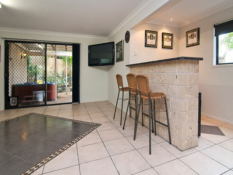 3 Moffatt Place, Edens Landing QLD 4207