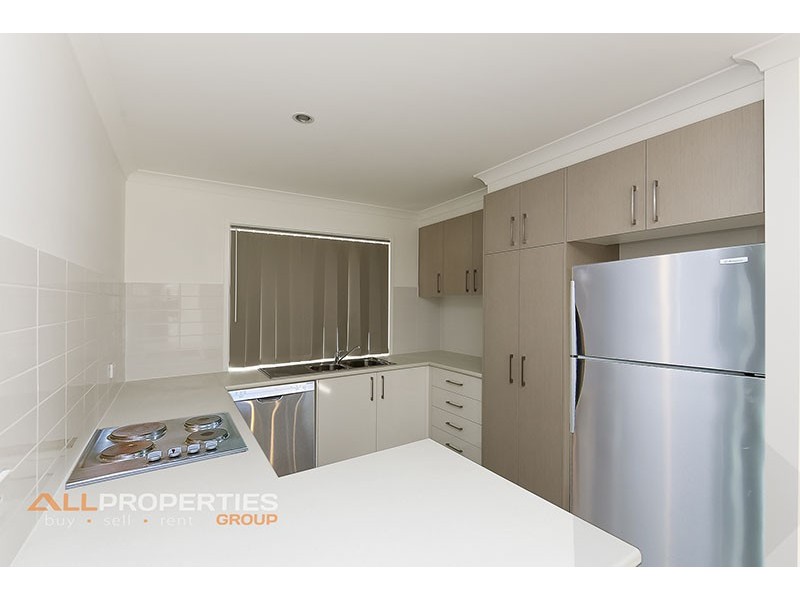 1A 41 Evergreen Avenue, Loganlea QLD 4131