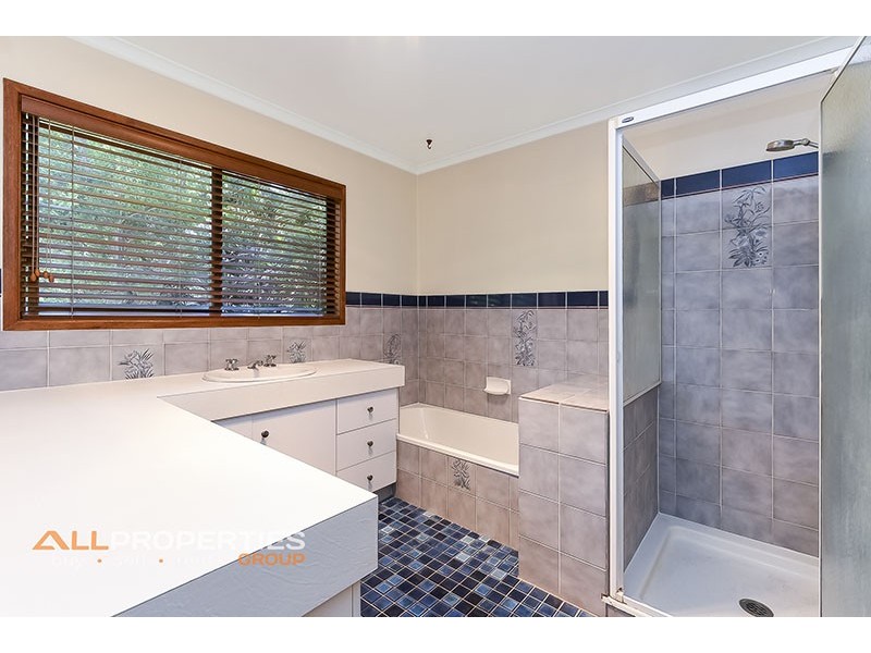 10 Leslie Parade, Slacks Creek QLD 4127