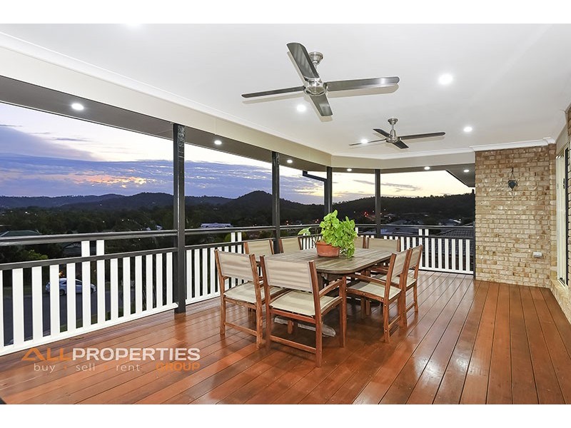 8 Raymond Court, Mount Warren Park QLD 4207