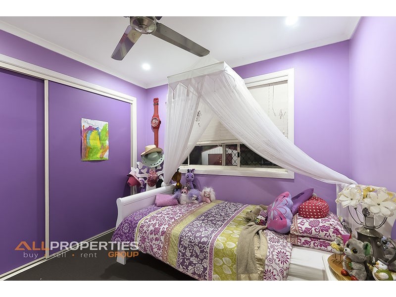 8 Raymond Court, Mount Warren Park QLD 4207