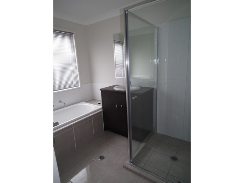 1 Azure Way, Coomera QLD 4209