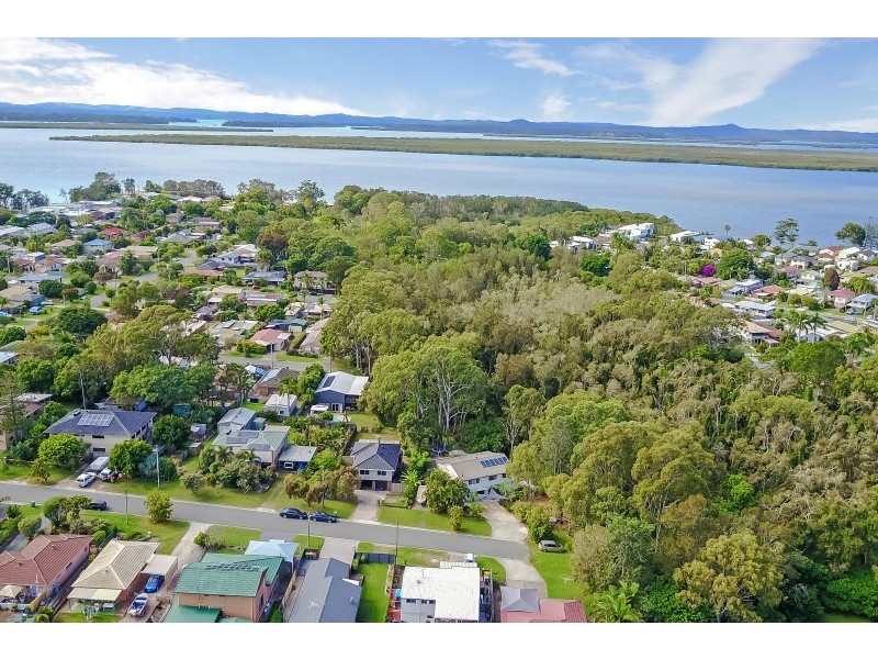 7-9 Wilkie Street, Redland Bay QLD 4165