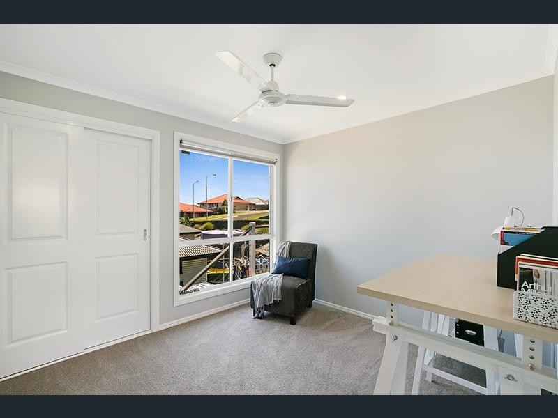 16 Dodson Cresent, Mount Kynoch QLD 4350