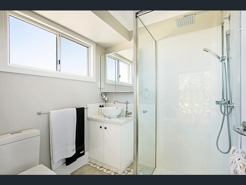 16 Dodson Cresent, Mount Kynoch QLD 4350