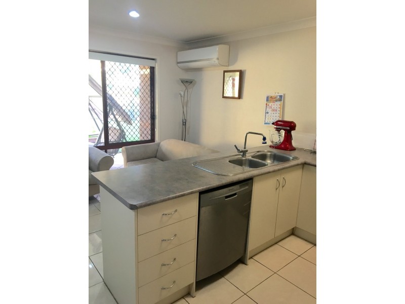 18 Swanbrook Place, Parkinson QLD 4115