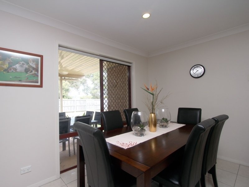 18 Swanbrook Place, Parkinson QLD 4115