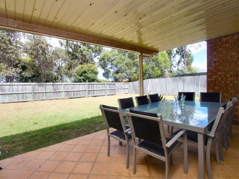 18 Swanbrook Place, Parkinson QLD 4115