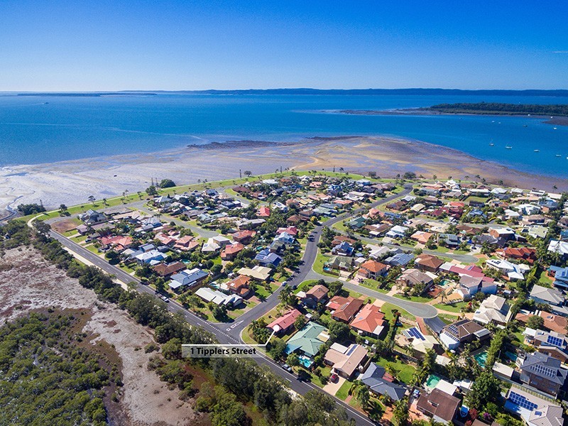 1 Tipplers Street, Victoria Point QLD 4165