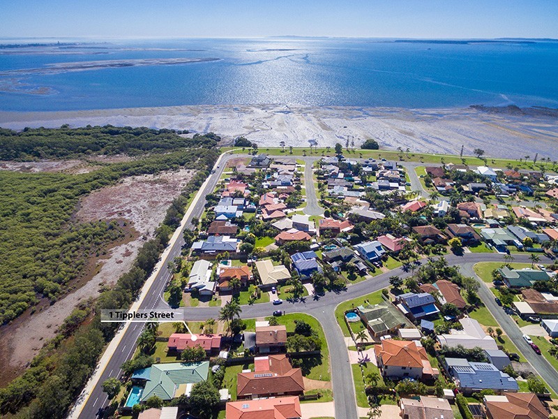 1 Tipplers Street, Victoria Point QLD 4165