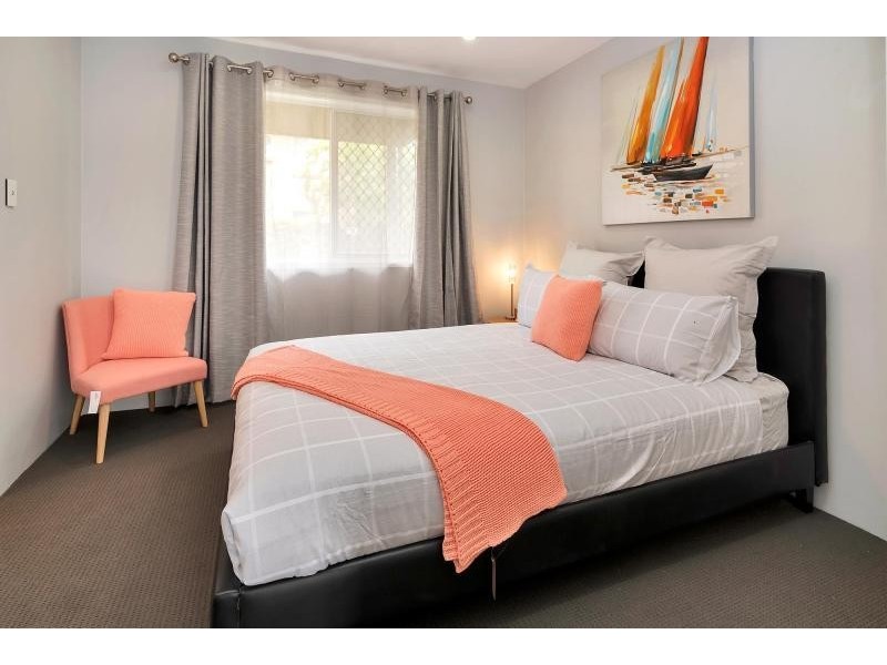 2/38 Imperial Parade, Labrador QLD 4215