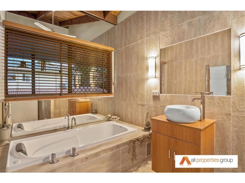 9 Loffs Road, Loganholme QLD 4129