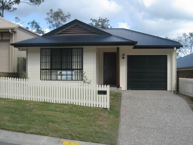 15 Carnarvon Crescent, Waterford QLD 4133