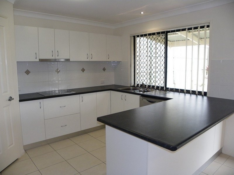 15 Carnarvon Crescent, Waterford QLD 4133