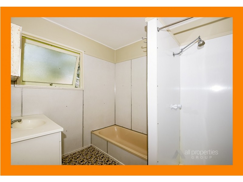 8 Kraatz Avenue, Loganlea QLD 4131