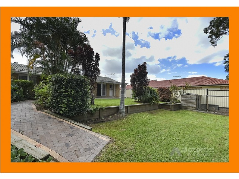 17 Conifer Street, Hillcrest QLD 4118
