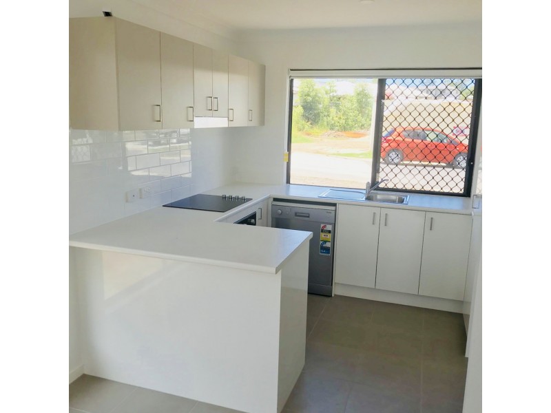 2/54 Spruce Street, Loganlea QLD 4131