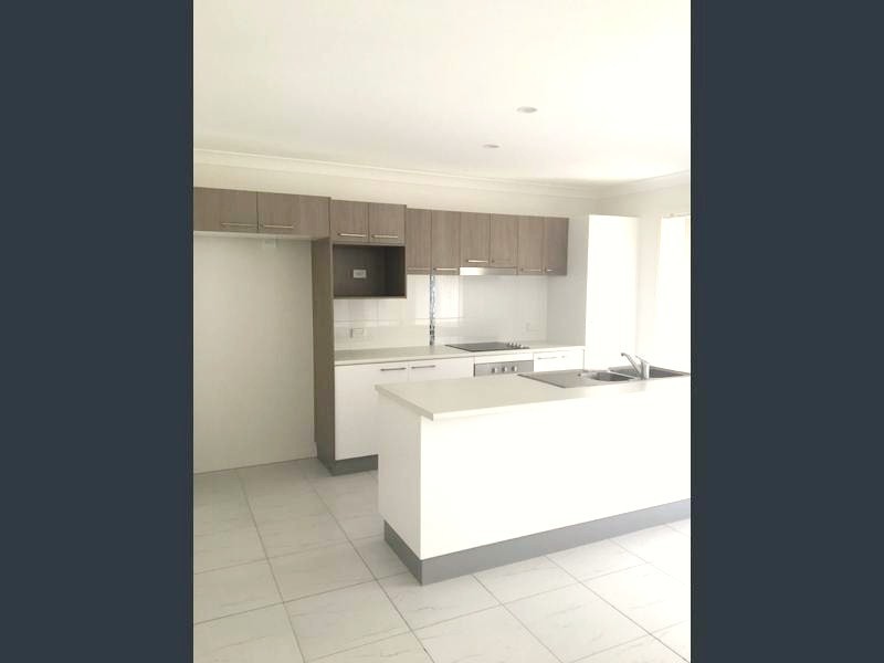 1/5A Evergreen Avenue, Loganlea QLD 4131