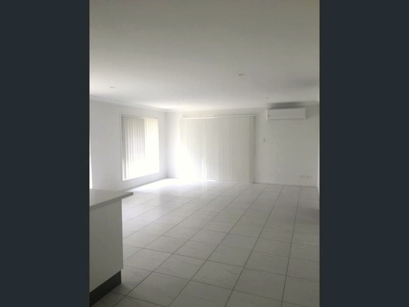 1/5A Evergreen Avenue, Loganlea QLD 4131