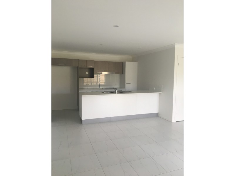 2/5A Evergreen Avenue, Loganlea QLD 4131