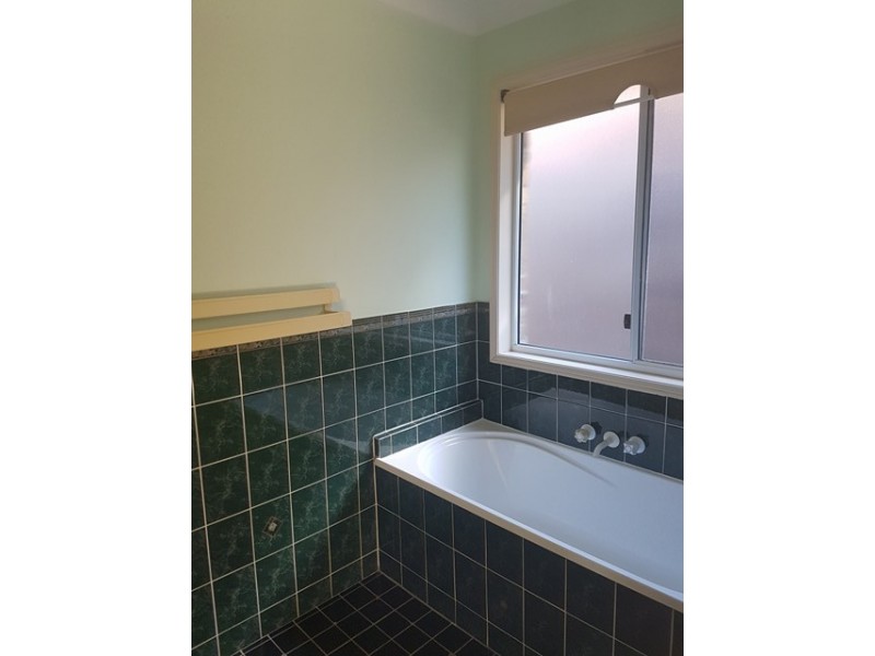 18 Teasel Crescent, Forest Lake QLD 4078