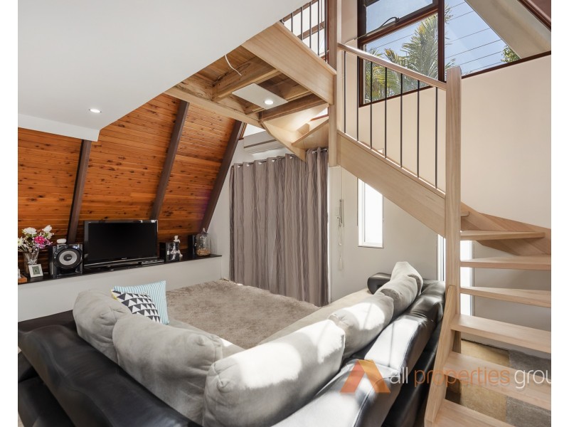 37 Torquay Road, Redland Bay QLD 4165