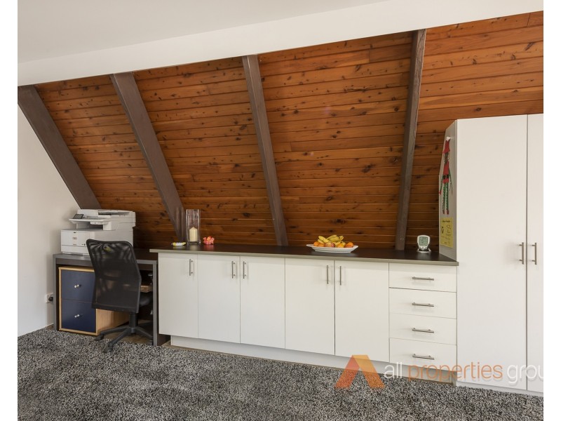 37 Torquay Road, Redland Bay QLD 4165