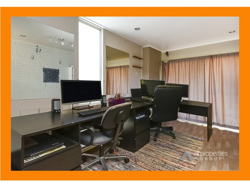 2 Packett Crescent, Loganlea QLD 4131