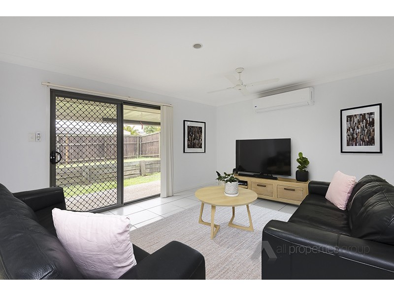 2 Sandpiper Circuit, Eagleby QLD 4207