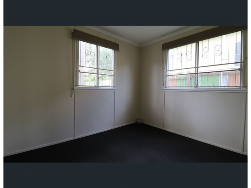 31 Ipswich Street, Riverview QLD 4303