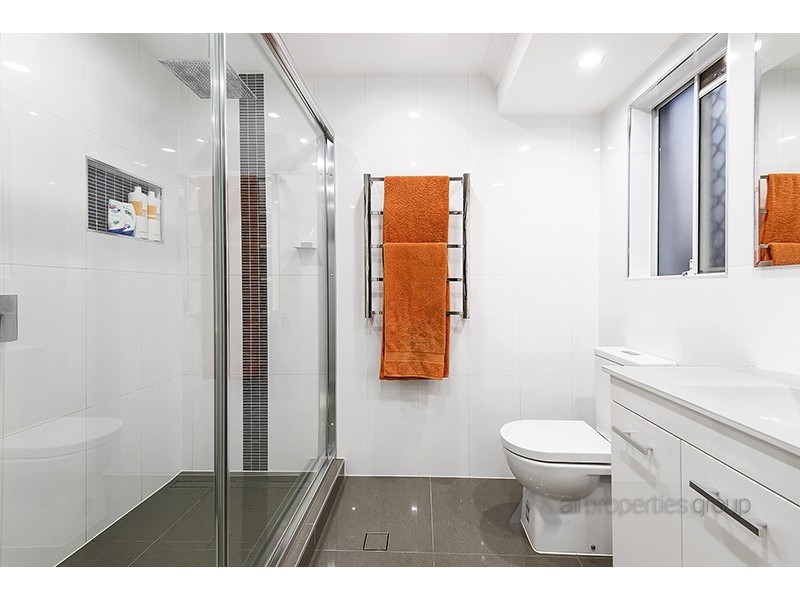 10 Hanlon Street, Tanah Merah QLD 4128