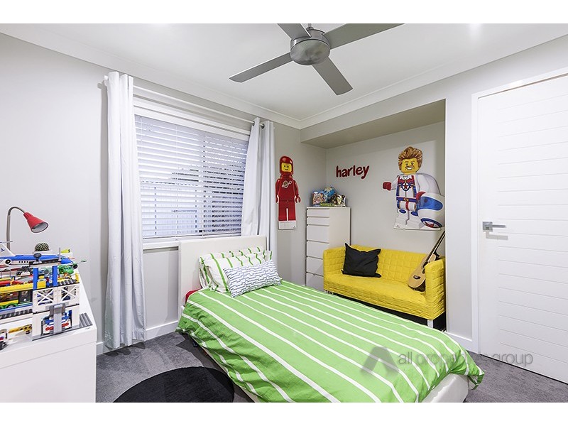 10 Hanlon Street, Tanah Merah QLD 4128