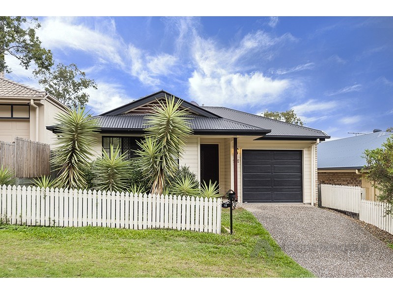 15 Carnarvon Crescent, Waterford QLD 4133