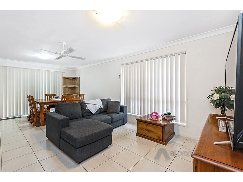 15 Carnarvon Crescent, Waterford QLD 4133