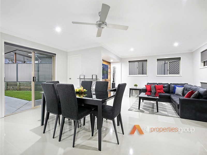 4 Tahan Crescent, Tanah Merah QLD 4128