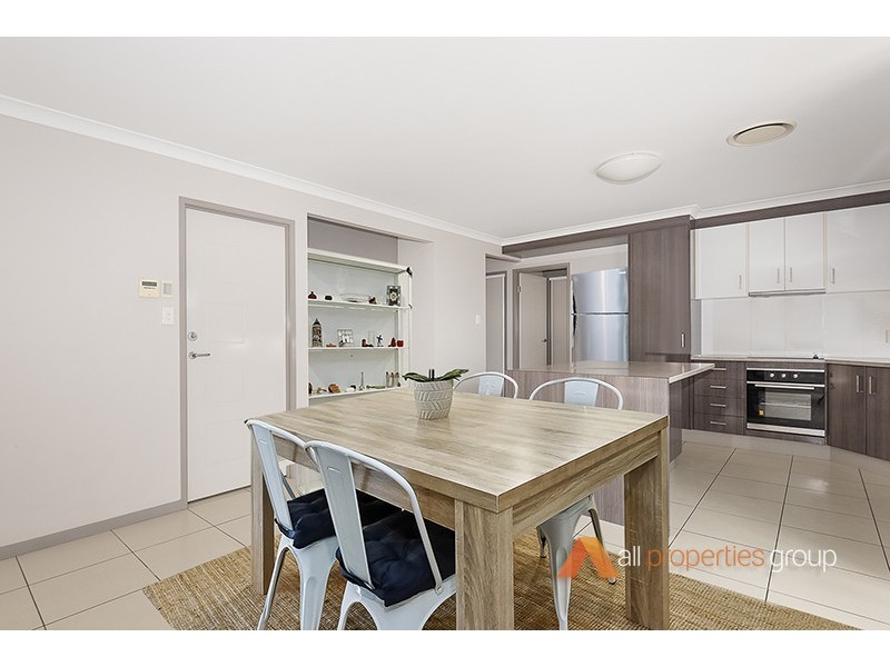 8 Baxton Place, Shailer Park QLD 4128