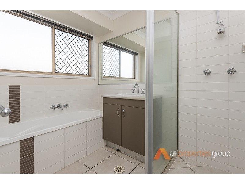 28c Spruce Street, Loganlea QLD 4131