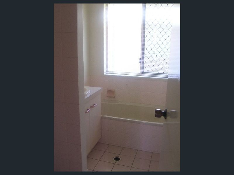 4/15 Henty Drive, Redbank Plains QLD 4301