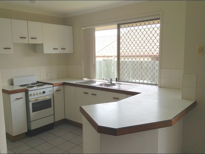 4/15 Henty Drive, Redbank Plains QLD 4301