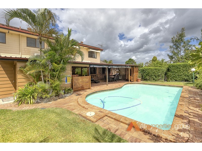 82 Kilmorey Street, Carindale QLD 4152