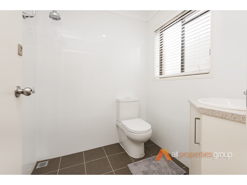 82 Kilmorey Street, Carindale QLD 4152