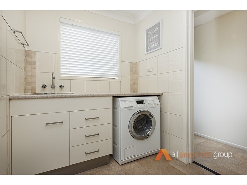 82 Kilmorey Street, Carindale QLD 4152