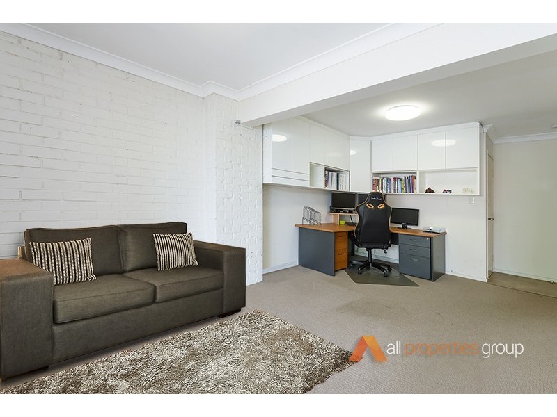 82 Kilmorey Street, Carindale QLD 4152