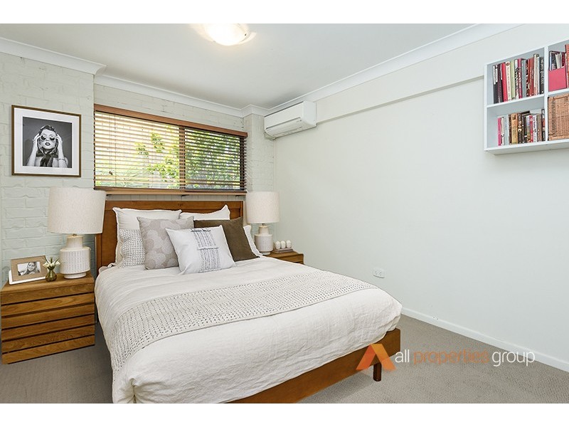 82 Kilmorey Street, Carindale QLD 4152