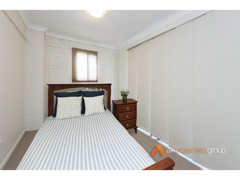 82 Kilmorey Street, Carindale QLD 4152