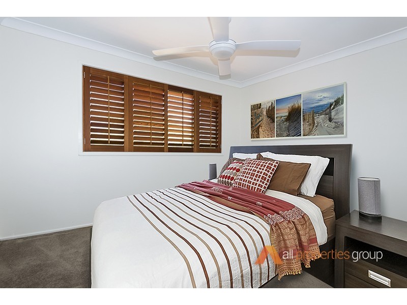 82 Kilmorey Street, Carindale QLD 4152