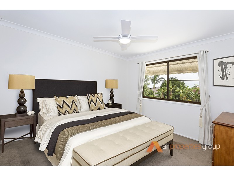 82 Kilmorey Street, Carindale QLD 4152