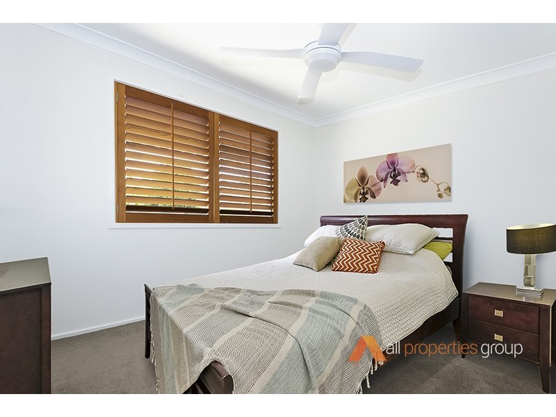 82 Kilmorey Street, Carindale QLD 4152